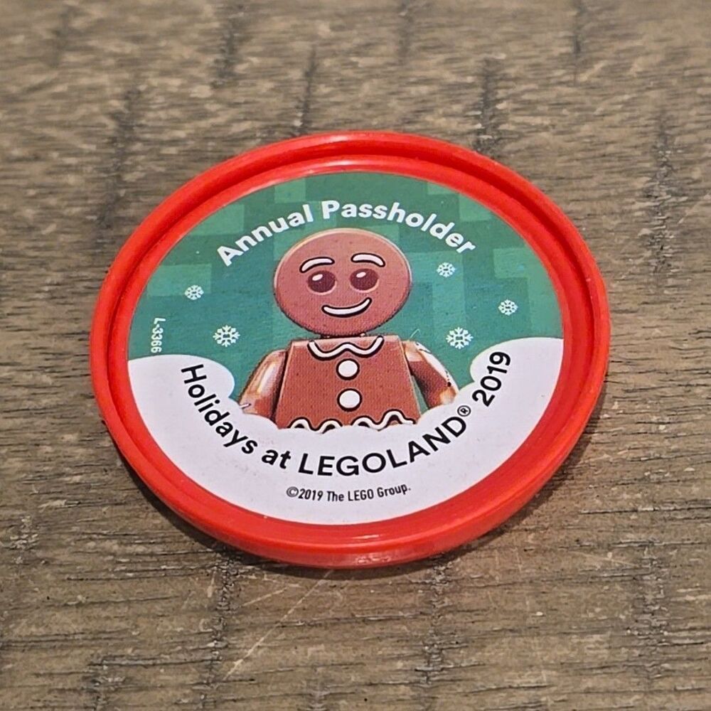 2019 Red Holidays At Legoland Florida Pop Badge Rare Christmas Gingerbread Man
